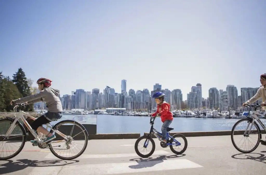 VANCOUVER - Private tour by bicycle Image