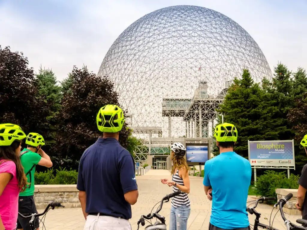 MONTREAL - Private architecture tour by bicycle Image