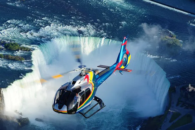 QUEBEC - From Quebec to Niagara Falls - all day by seaplane Image