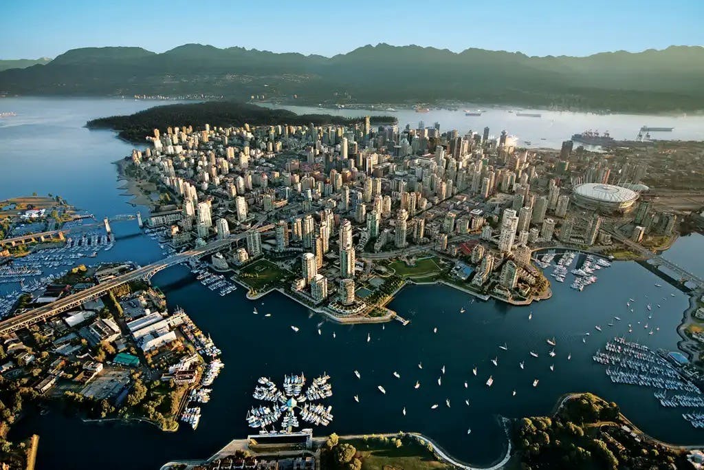 VANCOUVER - Private city tour by vehicule Image