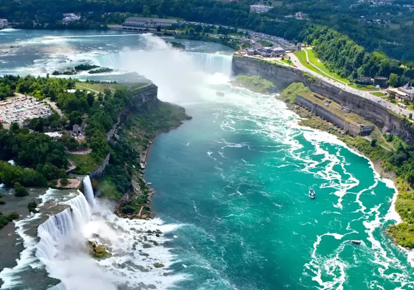 QUEBEC - From Quebec to Niagara Falls - all day by seaplane Cover Image